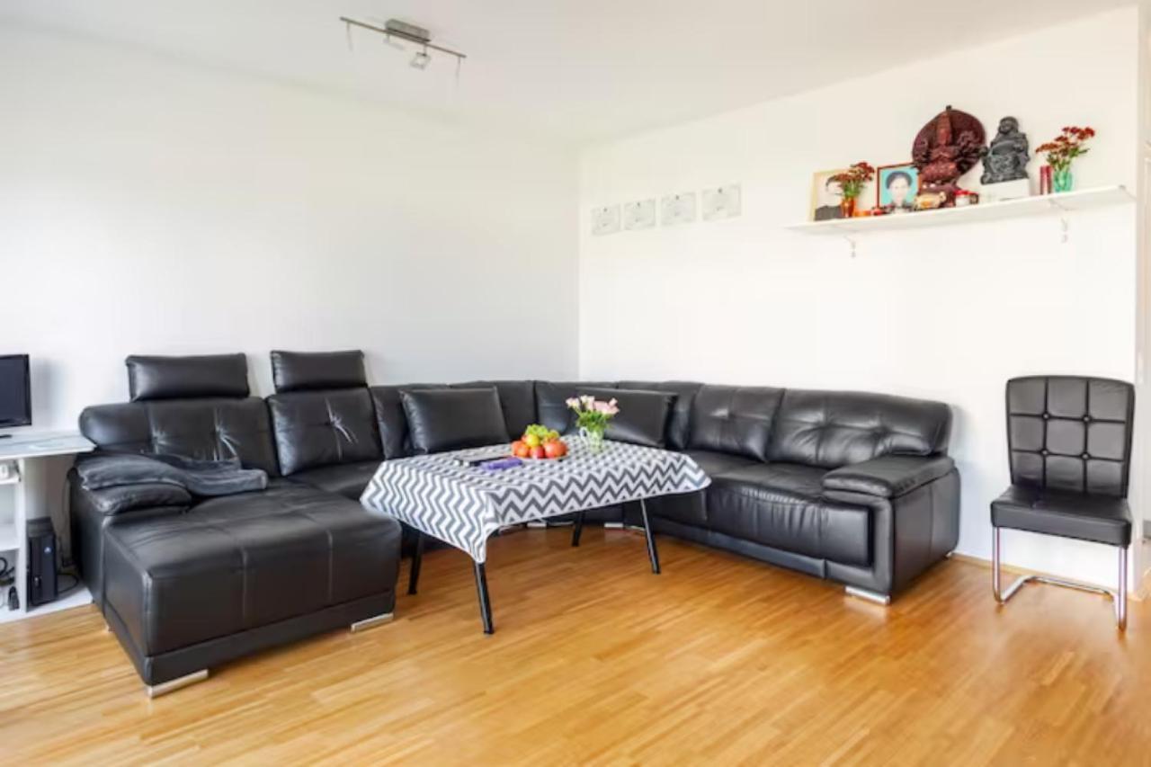 Beautiful Room With Balcony Direction To Messe Hanovre Extérieur photo